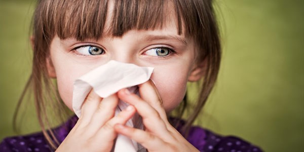 10 نشانه تشخیص آلرژی کودکان از سرماخوردگی